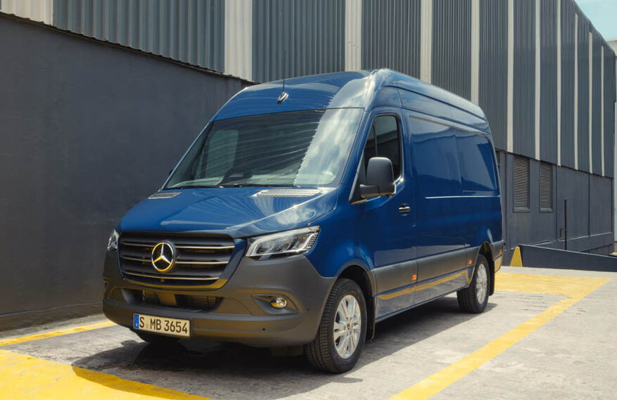 Mercedes-Benz-Sprinter-Fourgon-01
